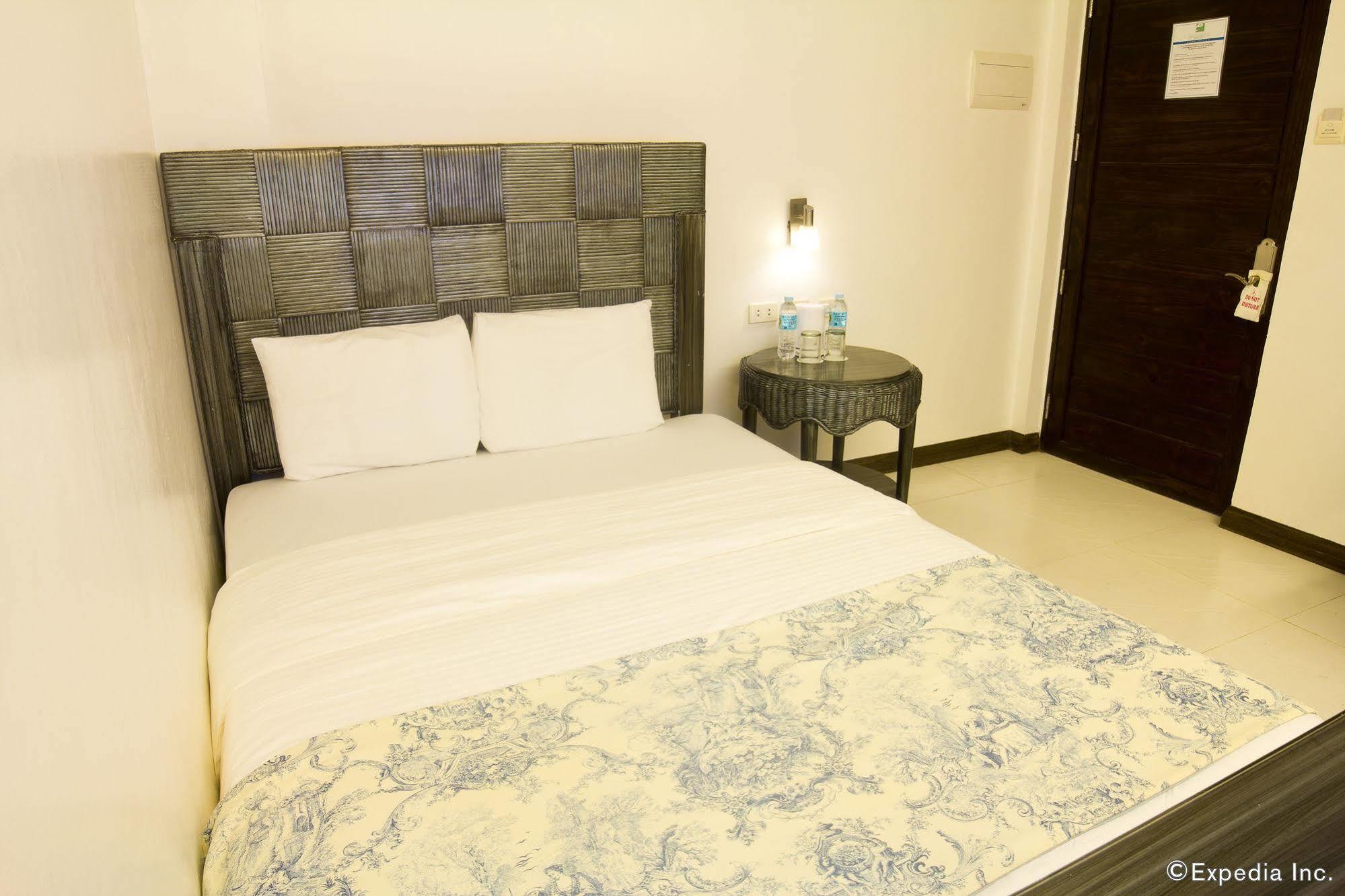 Erus Suites Hotel Boracay Manoc-Manoc Екстер'єр фото